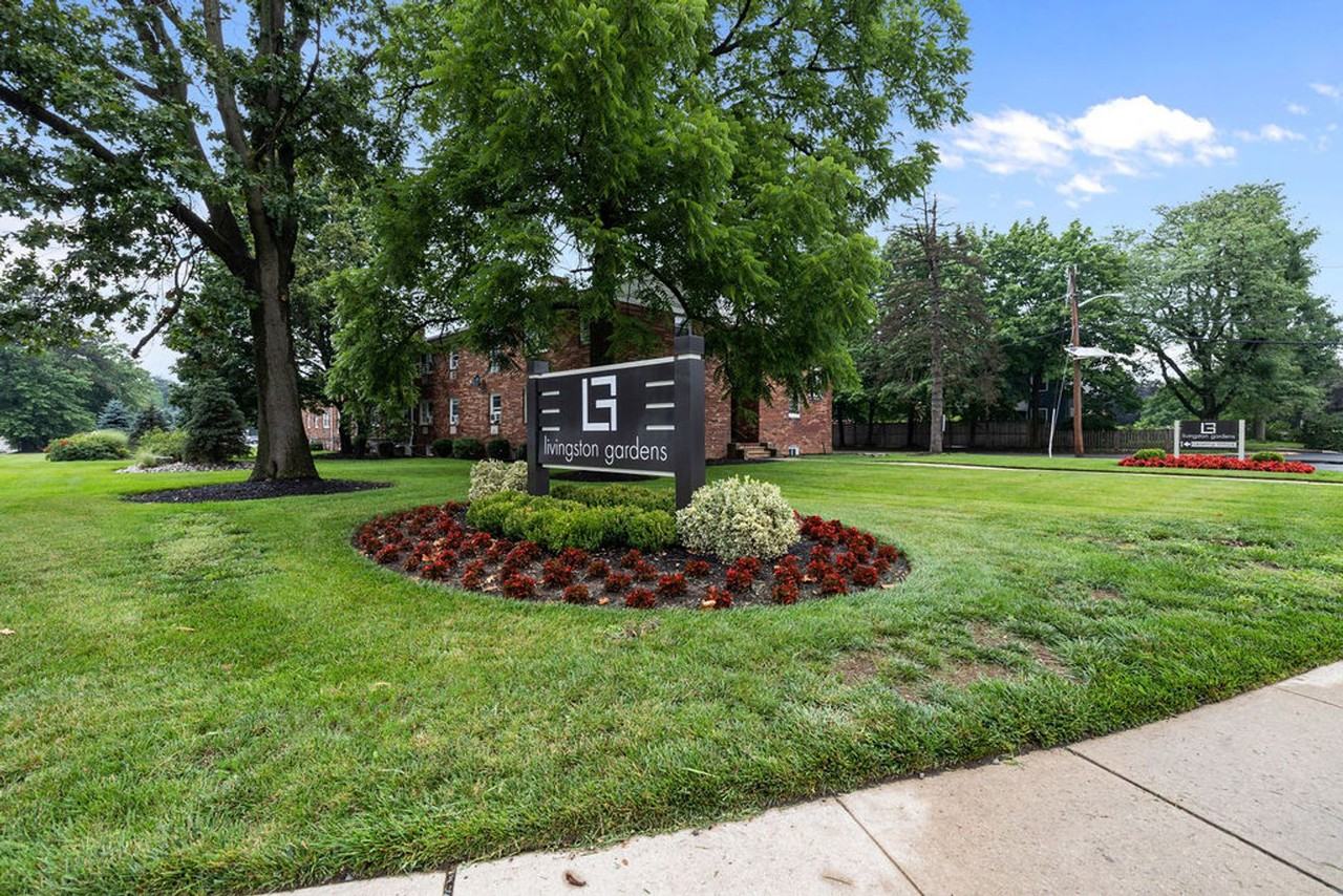 Livingston Gardens - Photo 3 of 35