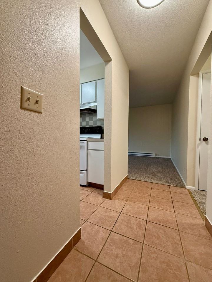 4510 Ne Hancock St - Photo 5 of 17