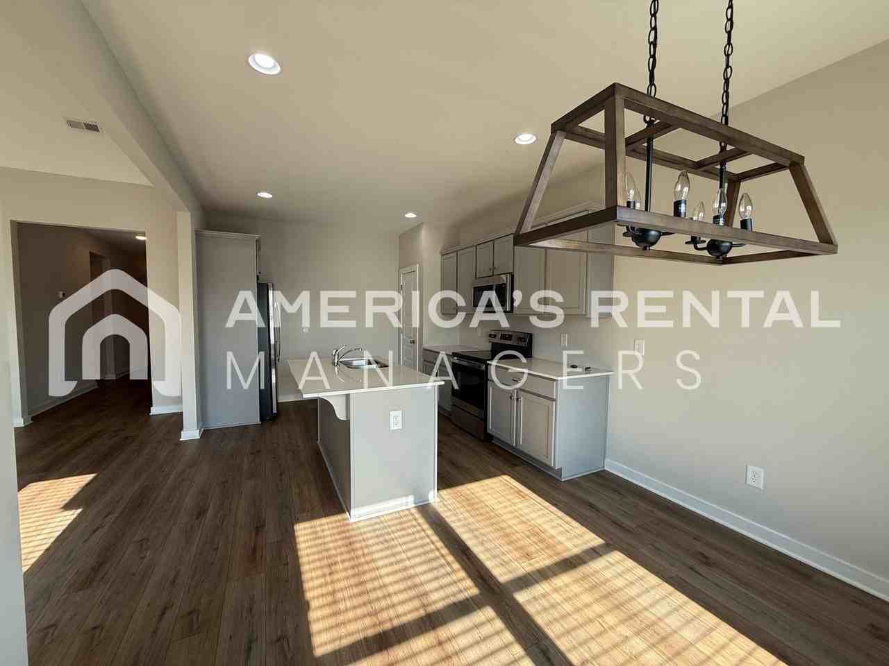 2152 2152 Ellsworth Dr - Photo 7 of 32