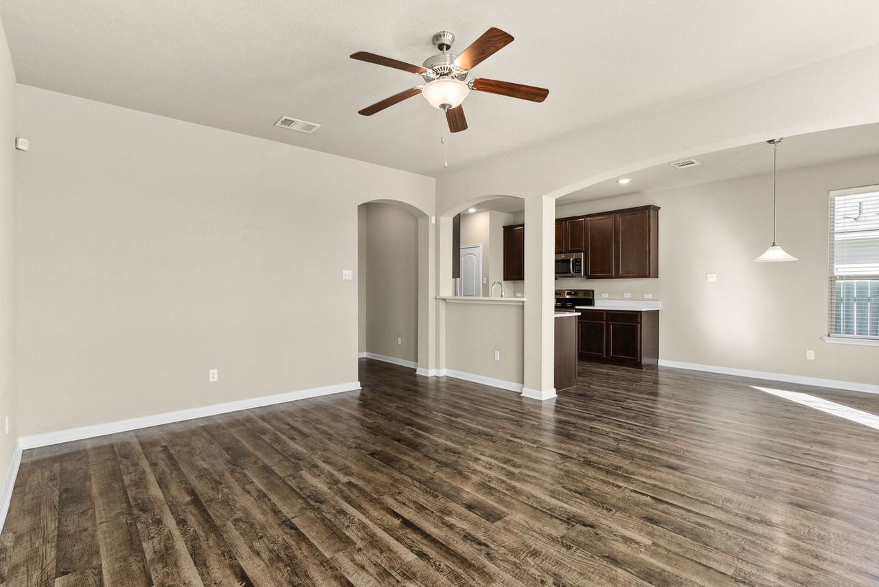 3320 Addison St - Photo 4 of 21