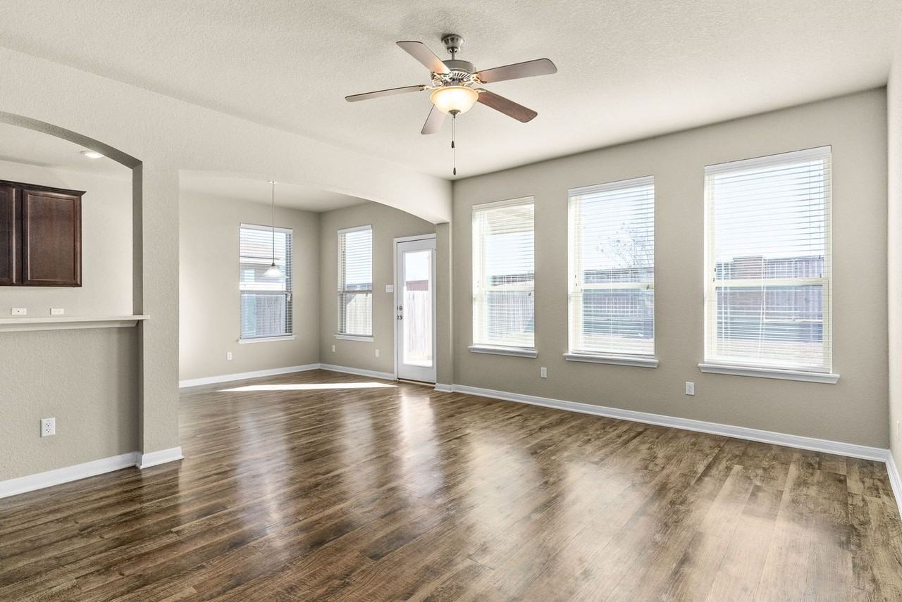 3320 Addison St - Photo 6 of 21