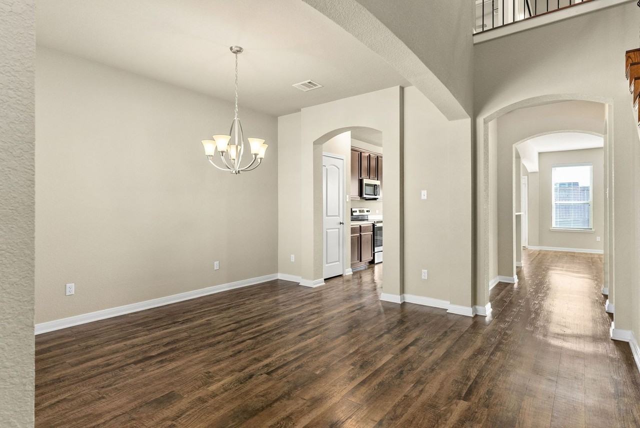 3320 Addison St - Photo 7 of 21