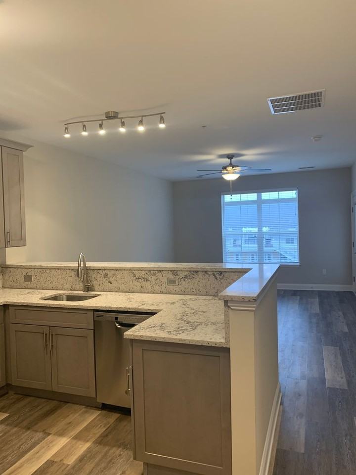 One Dutchess Luxury Waterfront 1, 2, & 3 Bedroom Apartments homes - Photo 2 of 25