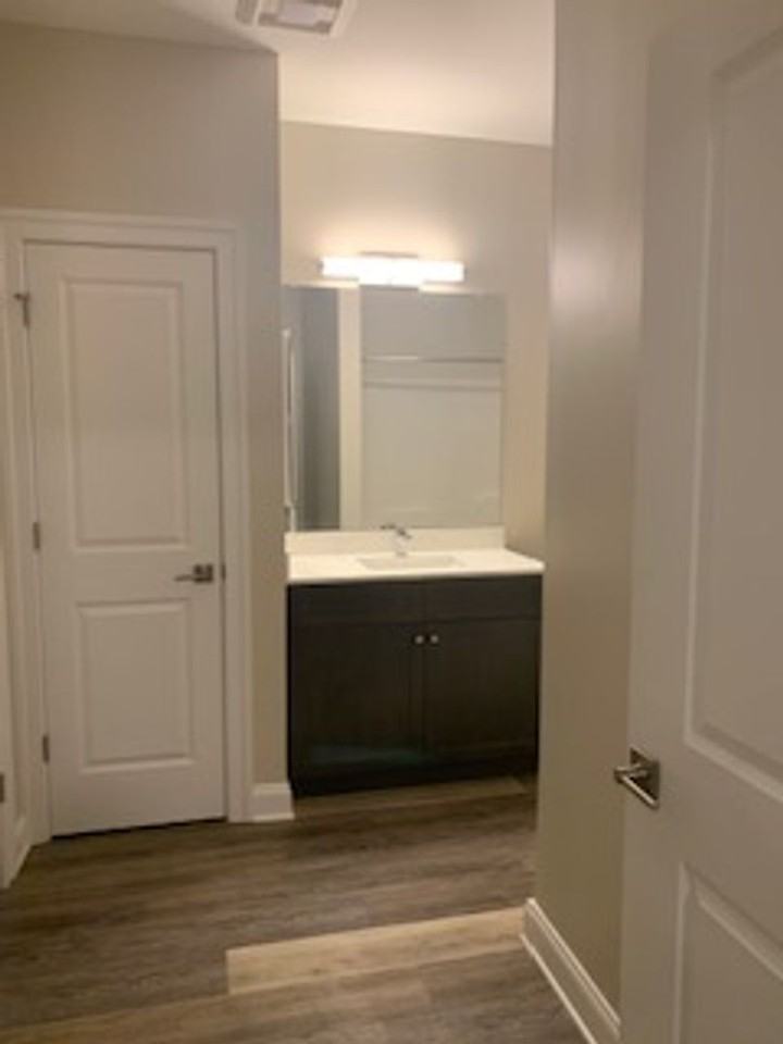 One Dutchess Luxury Waterfront 1, 2, & 3 Bedroom Apartments homes - Photo 7 of 25