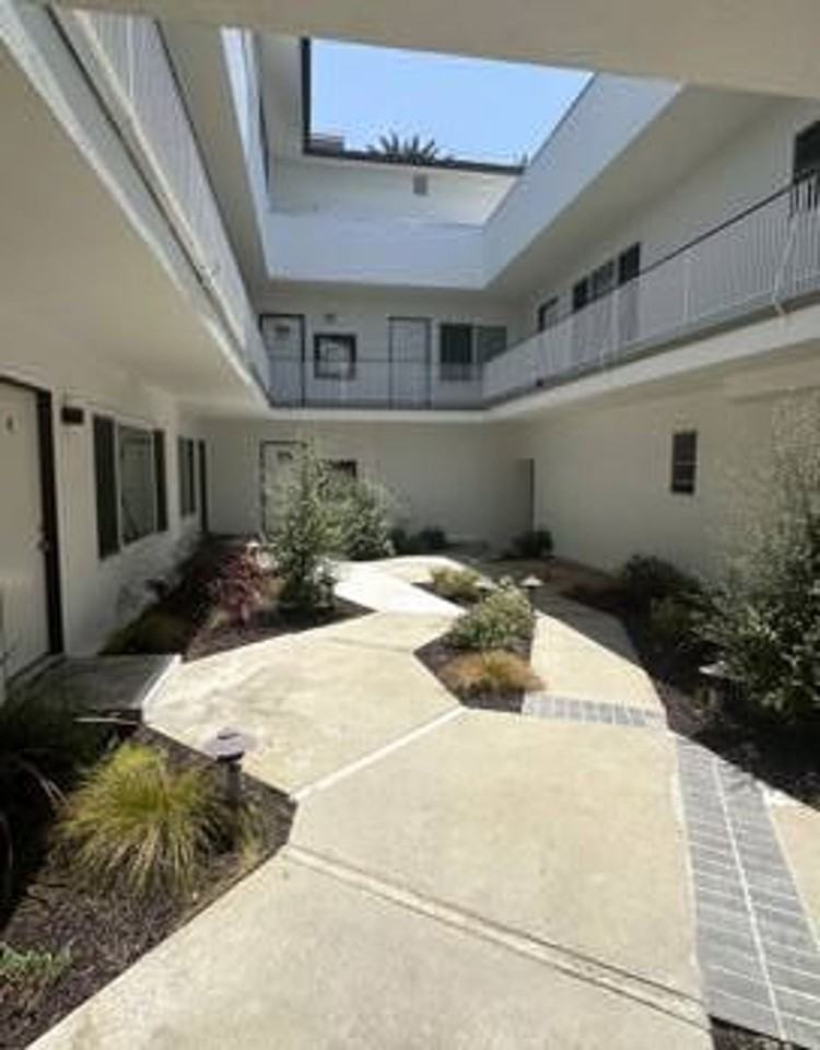 n10920 - Photo 3 of 7