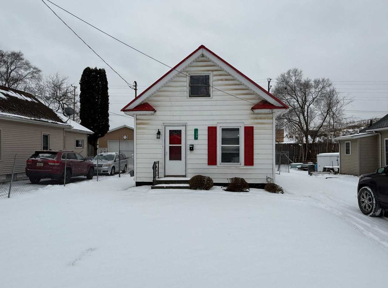 126 Willow St - Photo 2 of 16
