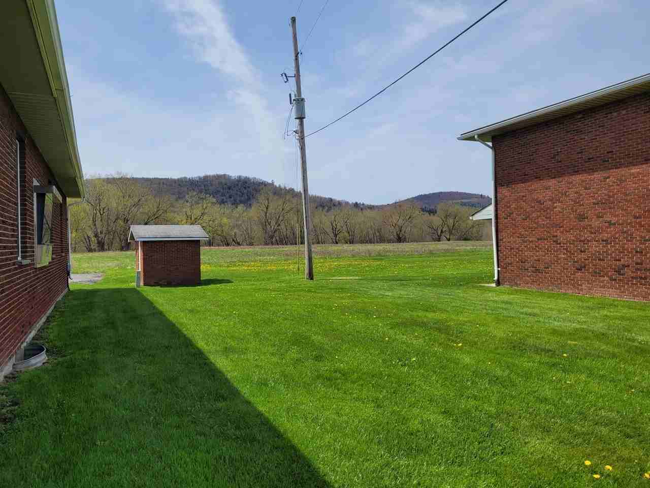 215 Hinkley Dr - Photo 2 of 11