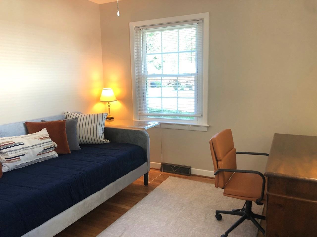 2033 Boeing Ave - Photo 3 of 17