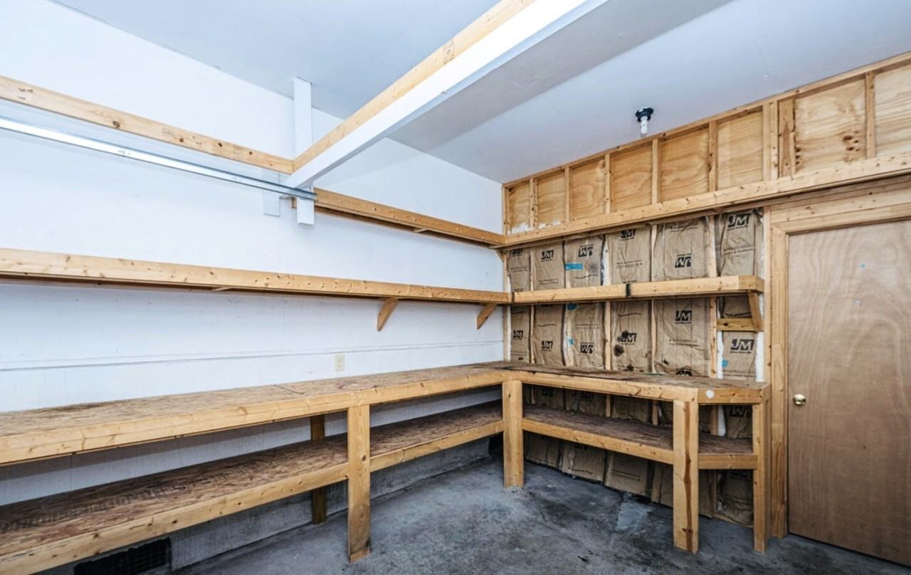 2033 Boeing Ave - Photo 3 of 17
