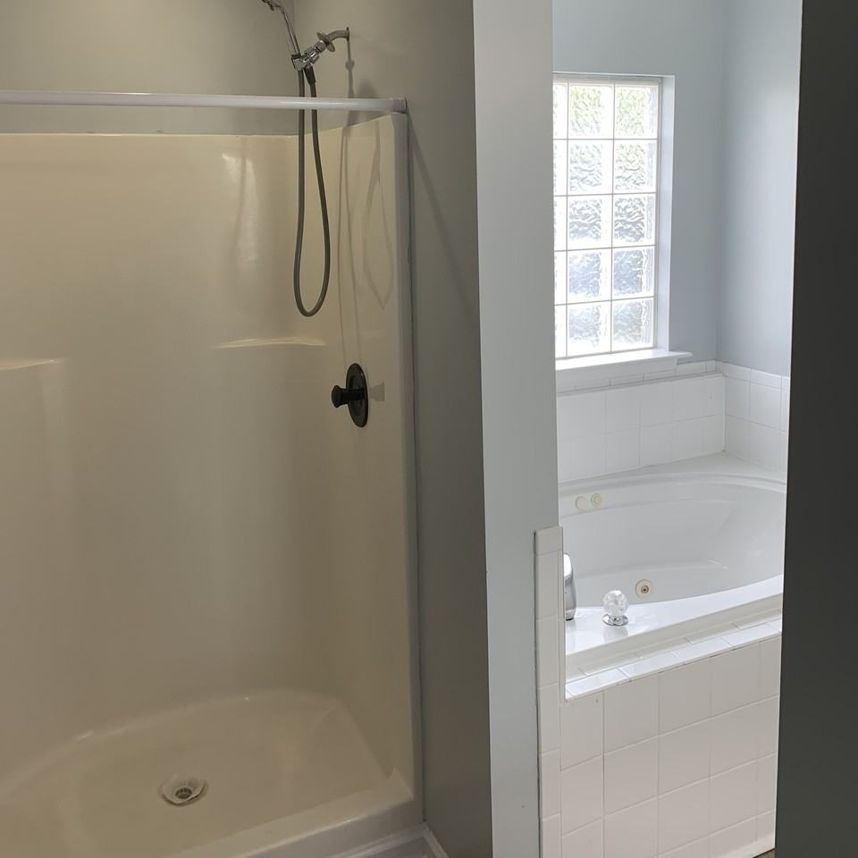 302 Knoll Cir - Photo 3 of 38