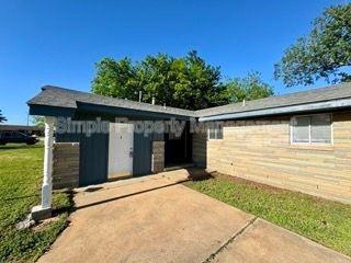 3412 Ne 33rd Cir - Photo 3 of 22