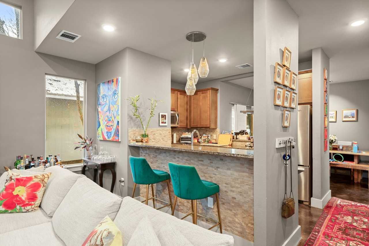 1302 Delano St #A - Photo 6 of 27