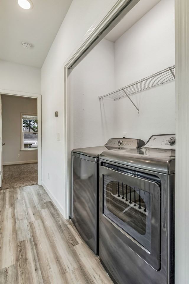 704 W Intendencia St - Photo 7 of 10