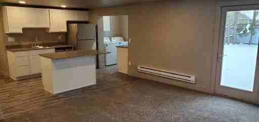 814 W 7th St - Photo 4 of 9