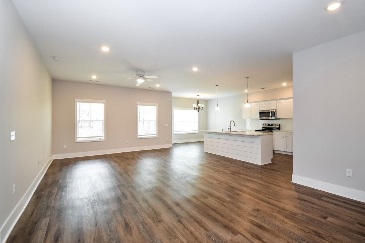 21 Greyfield Dr - Photo 2 of 17