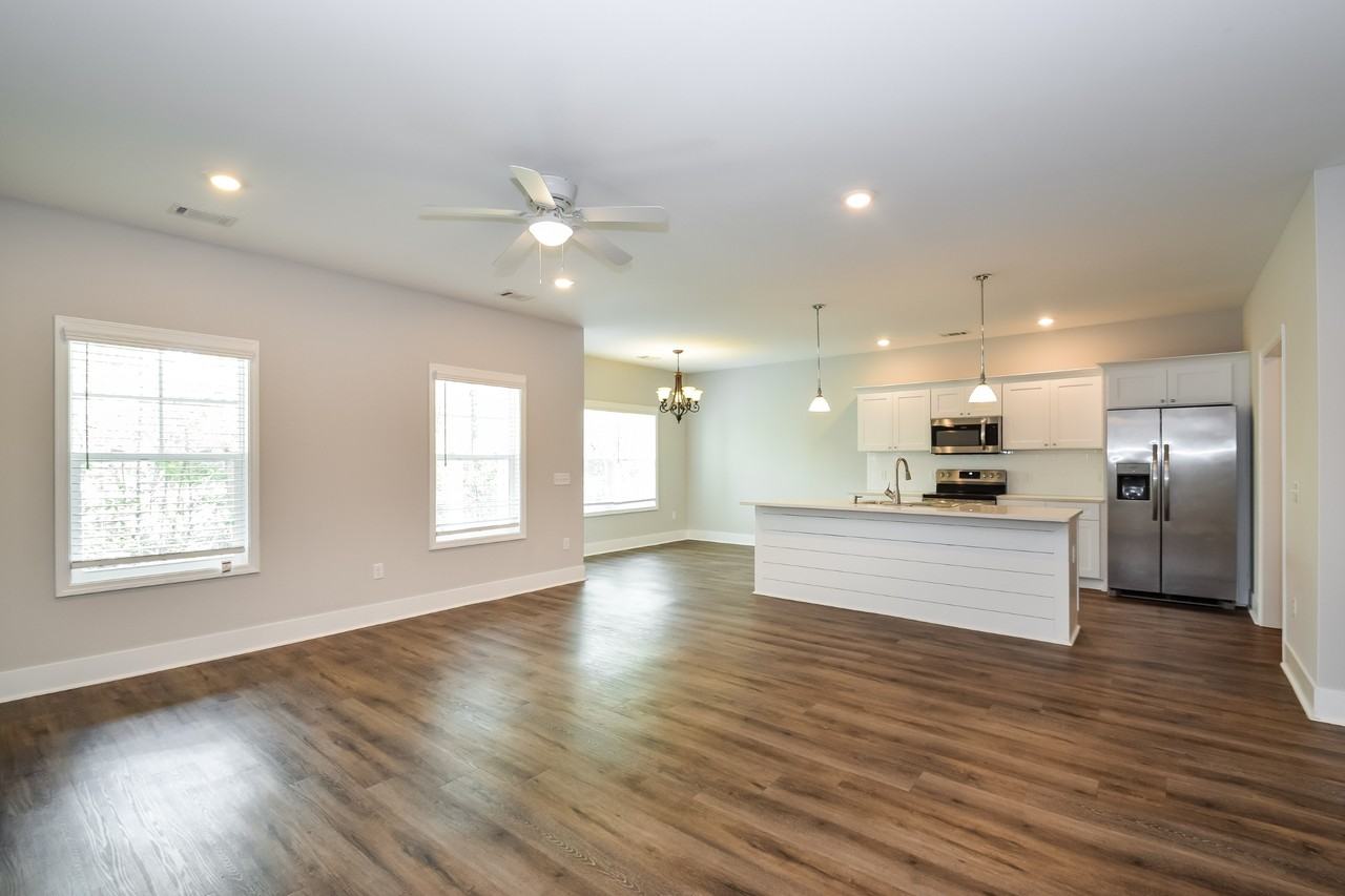 21 Greyfield Dr - Photo 3 of 17