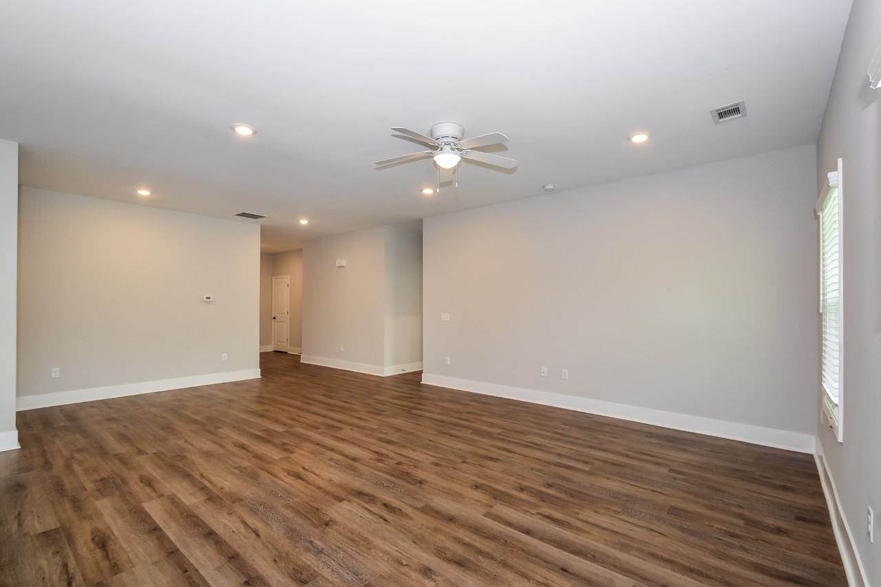 21 Greyfield Dr - Photo 6 of 17