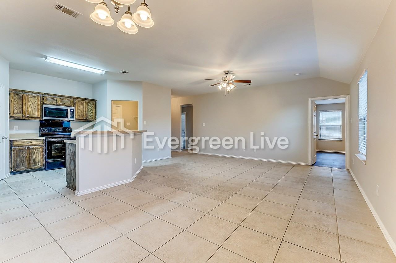 2821 Dusk Ln - Photo 4 of 16