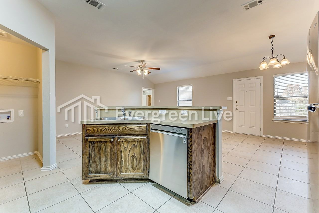 2821 Dusk Ln - Photo 6 of 16