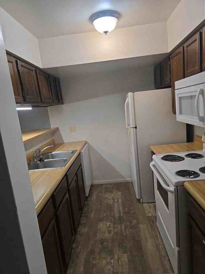 628 Whites Rd #15 - Photo 3 of 9