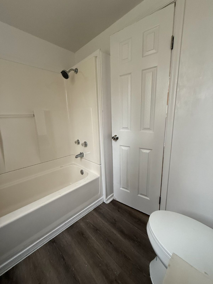 1019 Bolling St #1019 - Photo 4 of 8