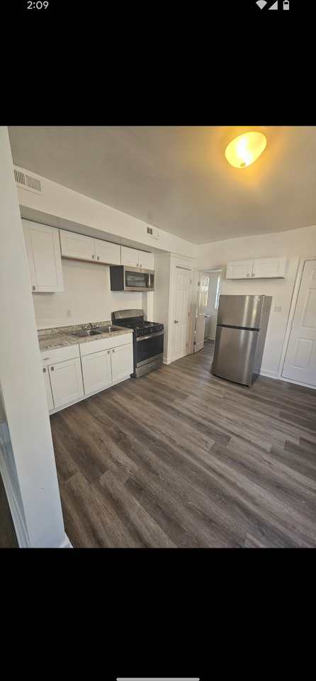 1019 Bolling St #1019 - Photo 6 of 8