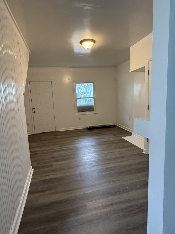 1019 Bolling St #1019 - Photo 7 of 8