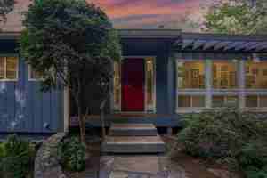 featured image of 310 Davie Ln #310