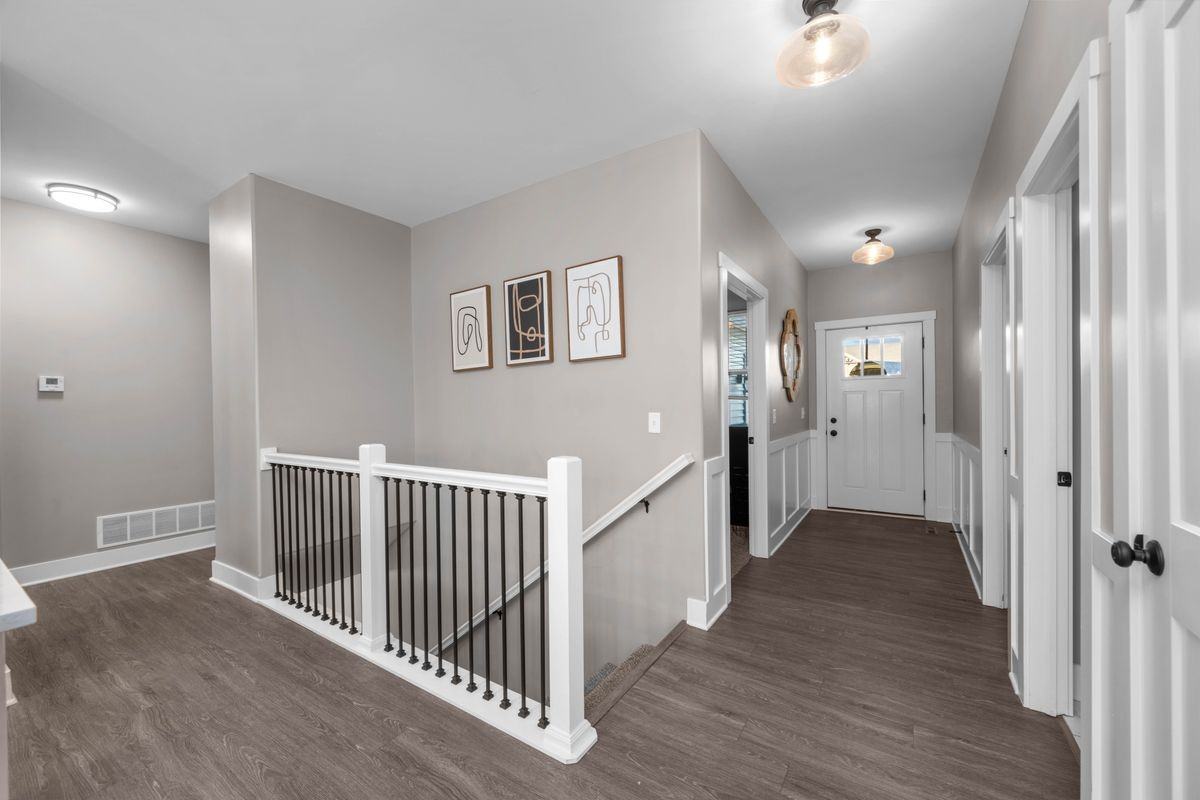 3051 Mary Leigh Dr - Photo 3 of 25