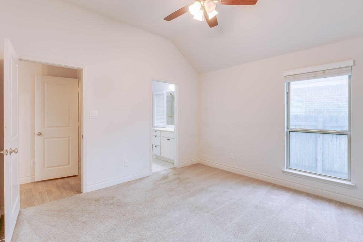 219 Krupp Ave - Photo 7 of 25