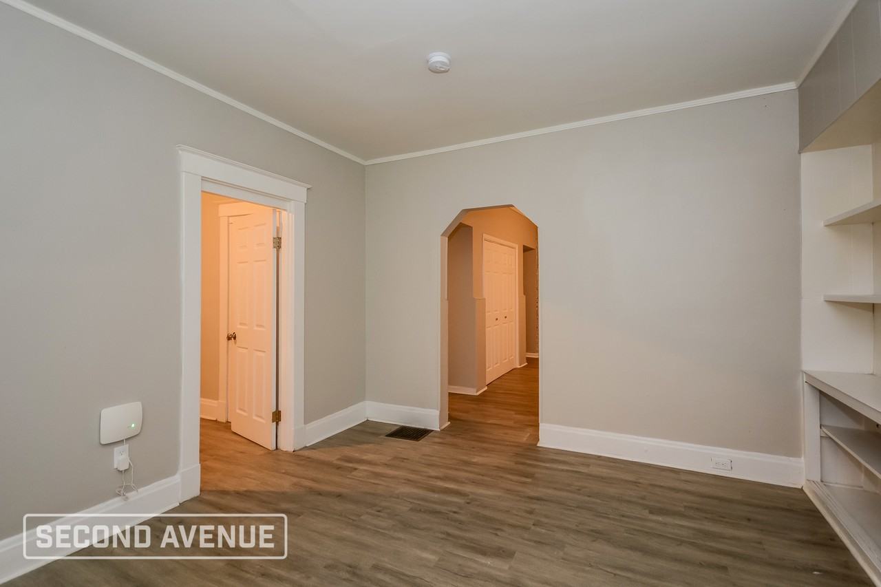 1311 Manss Ave - Photo 4 of 25