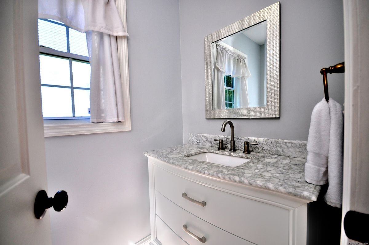 100 Ford Ln - Photo 7 of 22