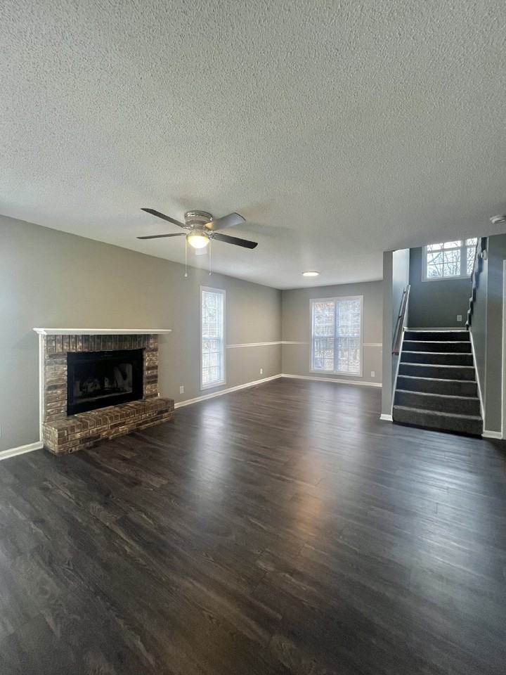 1643 Windriver Rd - Photo 3 of 21