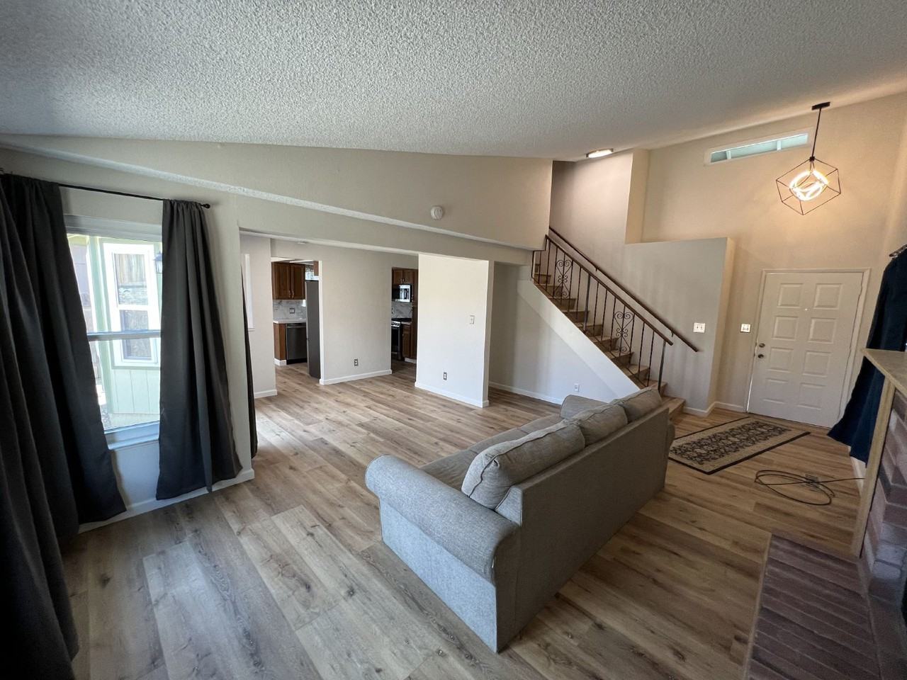 1456 Canyon Creek Rd - Photo 4 of 24