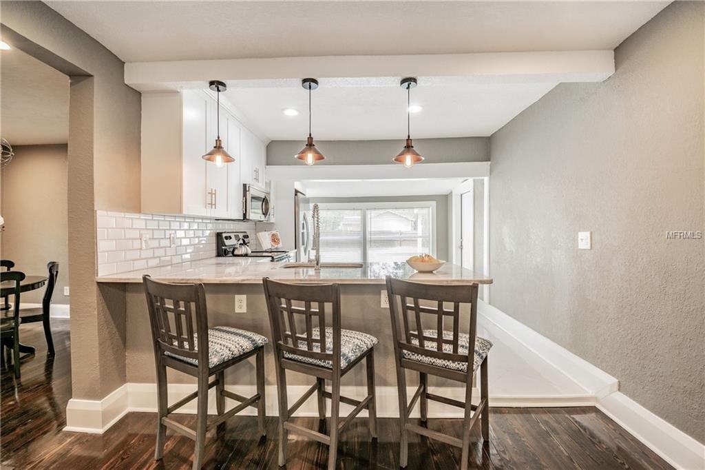 1010 E North Bay St - Photo 7 of 32