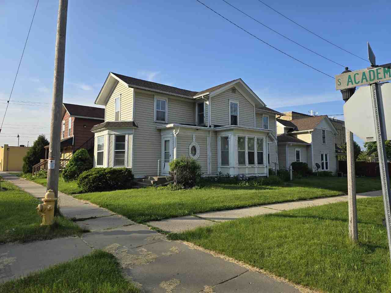 21 S Academy St - Photo 4 of 50