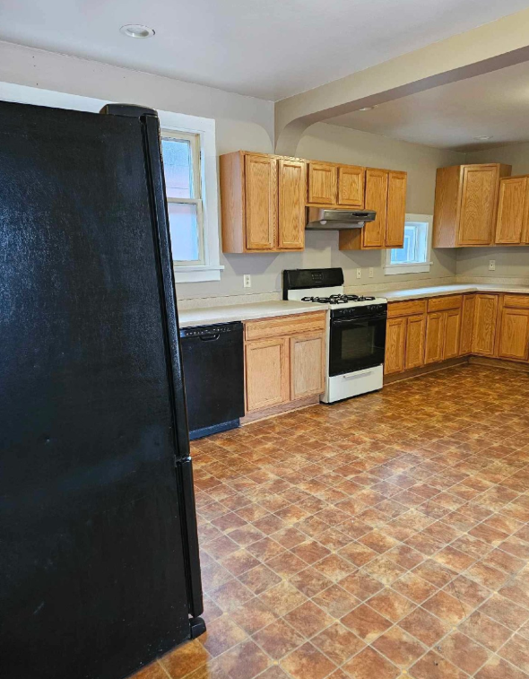 21 S Academy St - Photo 5 of 50