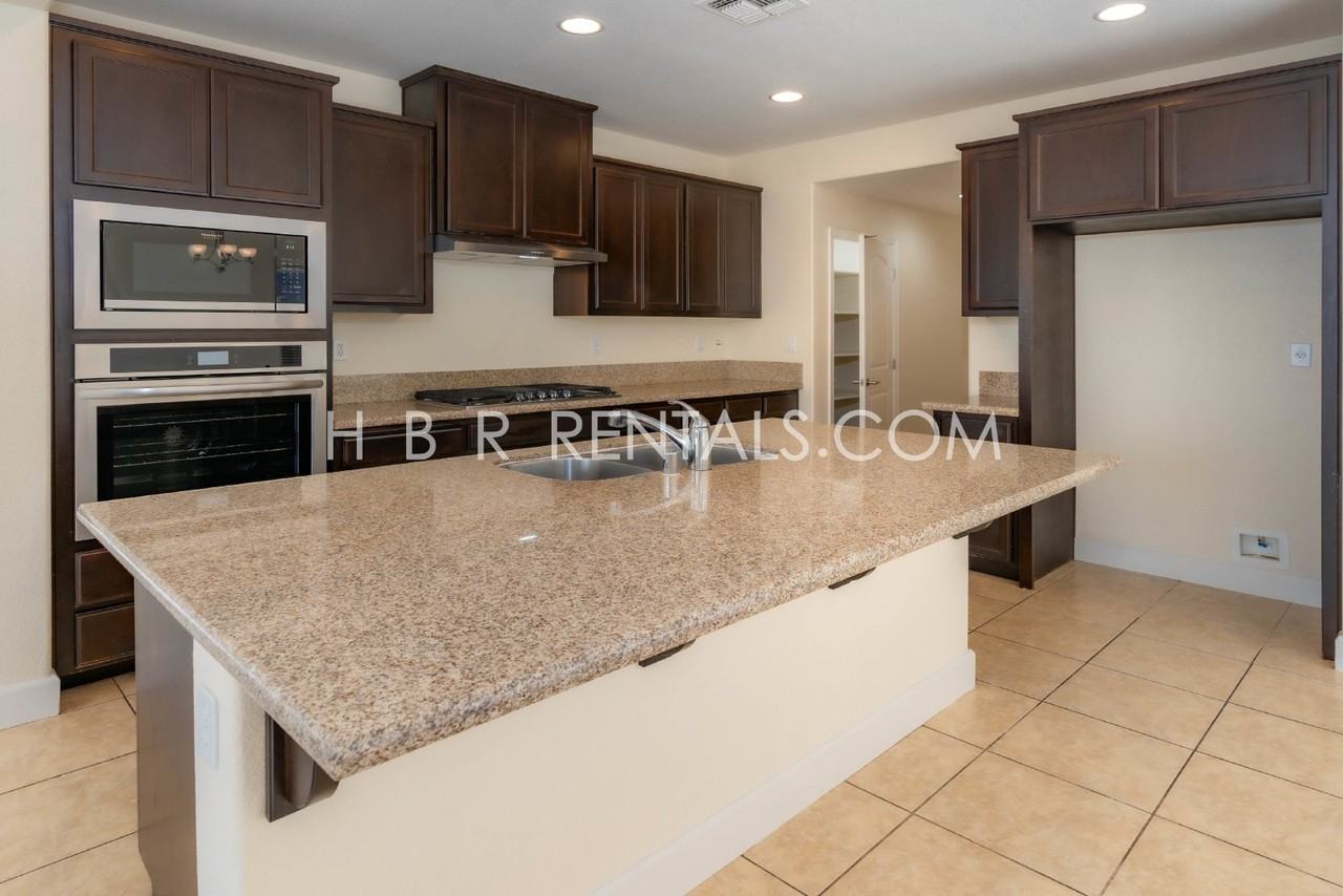 502 W Campania Way - Photo 5 of 36