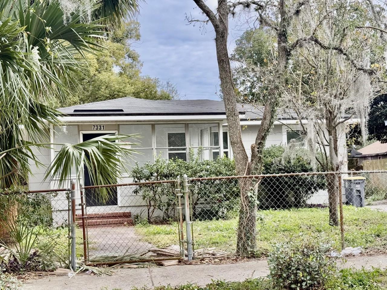 7331 Wakefield Ave - Photo 2 of 9