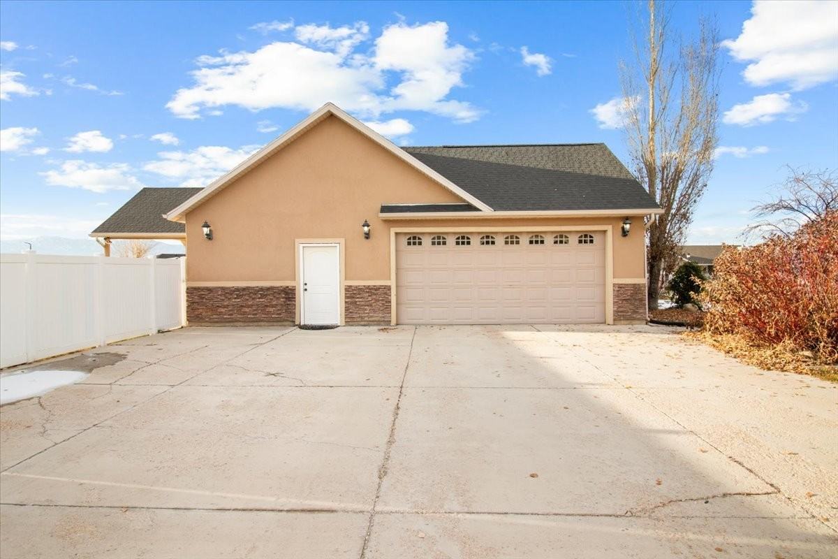 635 N 460 E - Photo 3 of 37