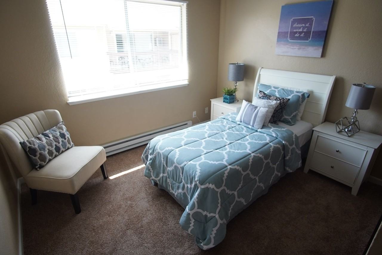 Sandlewood Apartments - Photo 4 of 11