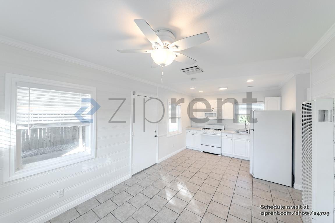 920 1/2 Church St - Photo 4 of 21