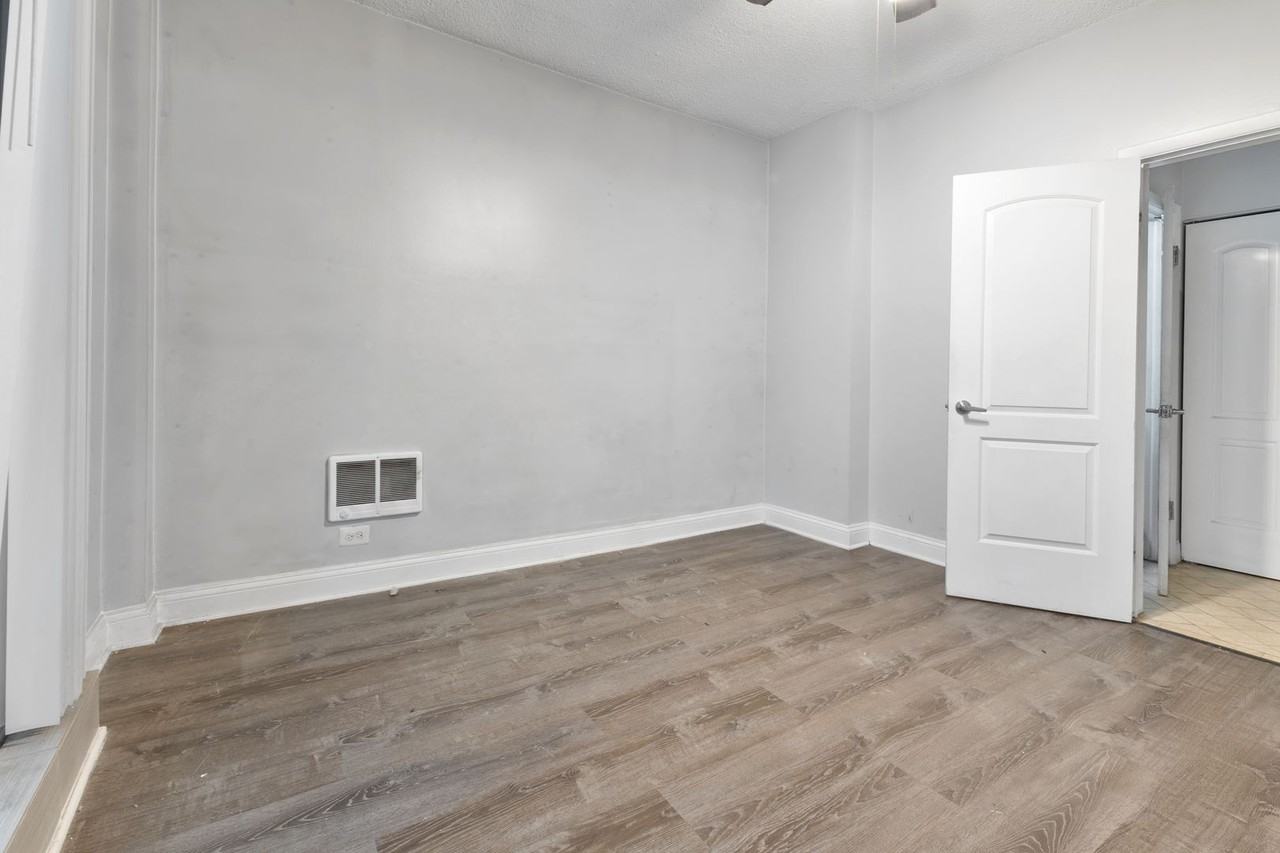 The Legacy HB at Clarendon Park - Photo 7 of 37