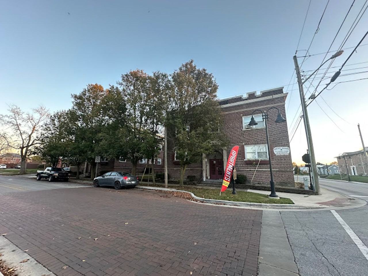 1231-1235 1231-1235 W Walnut St. - 1231-1235 W Walnut St. #206 - Photo 3 of 13