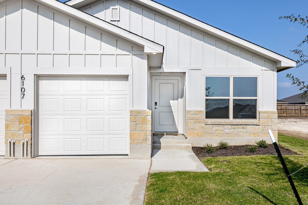 6107 Twistleaf Ln - Photo 3 of 23