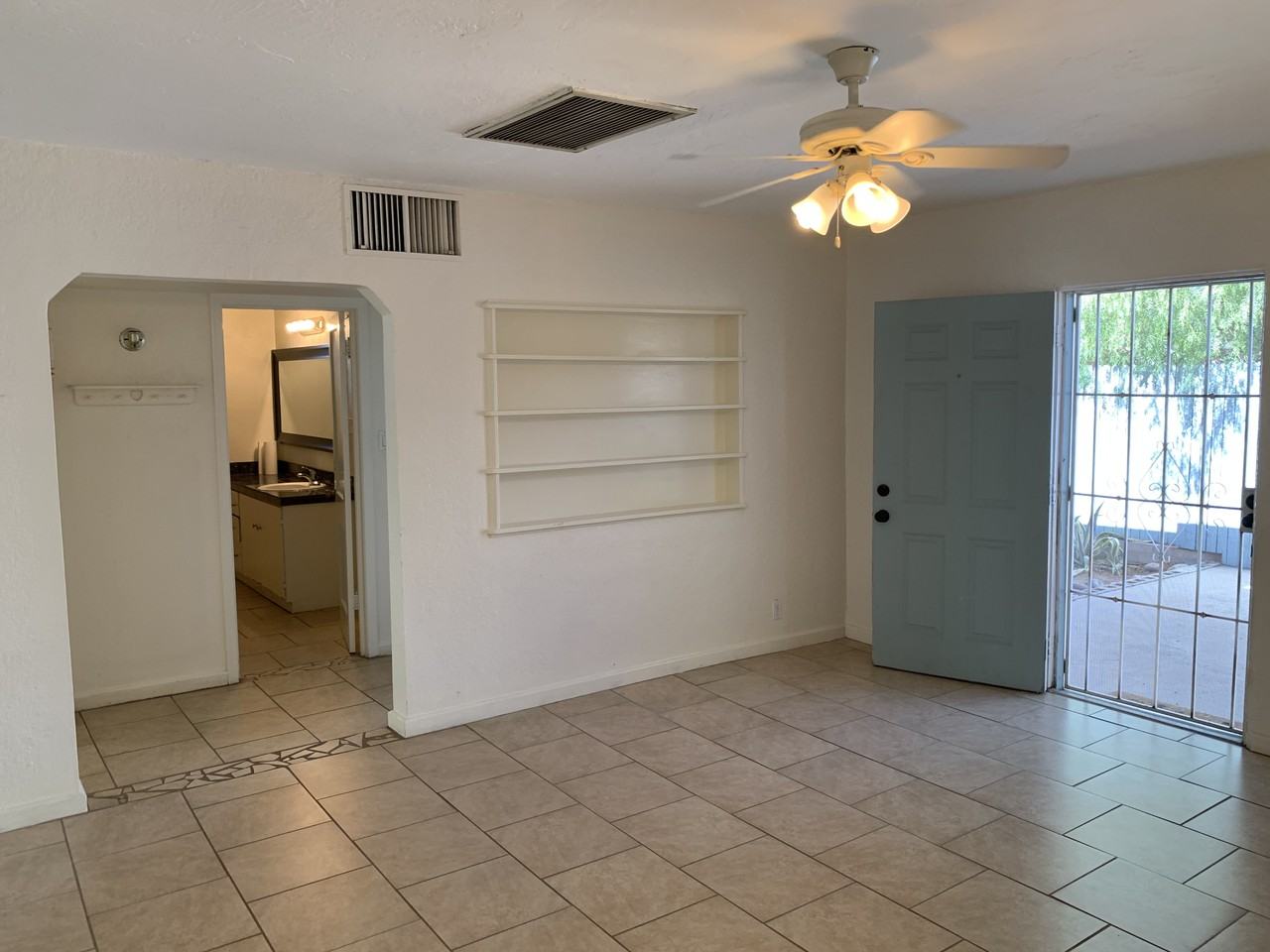 1005 E Water St #2 - Photo 6 of 20