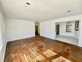 featured image of 1600 W Romana St
