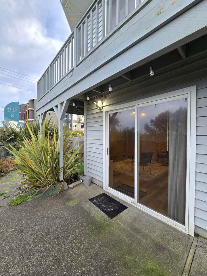 839 Sw 2Nd St - Photo 2 of 23