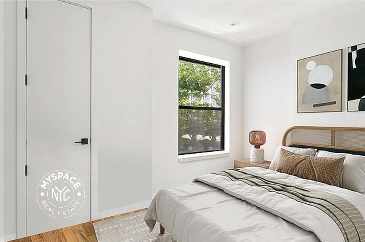 122 29th St #6 - Photo 3 of 11