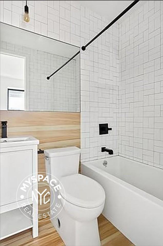 122 29th St #6 - Photo 7 of 11